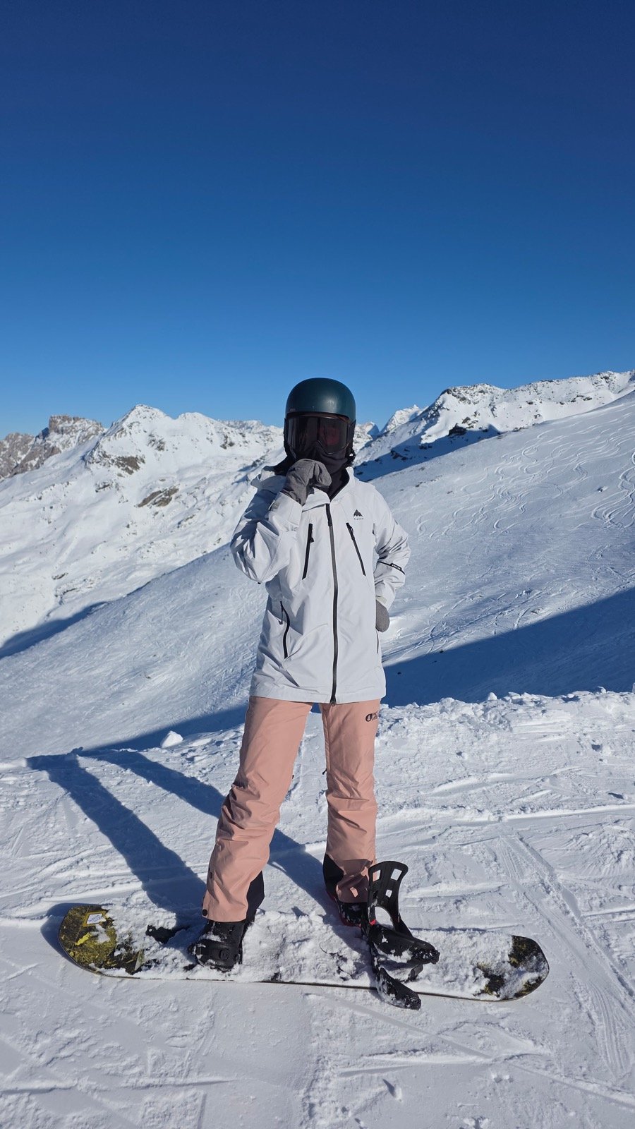 Marine Valet en snowboard